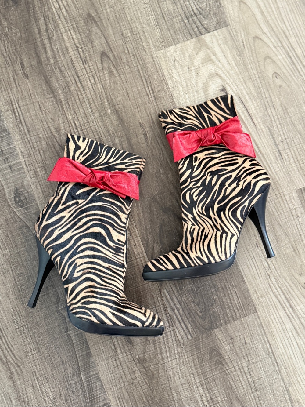 Hale Bob Tiger Stripe Calf Hair Ankle Boots Sz 10